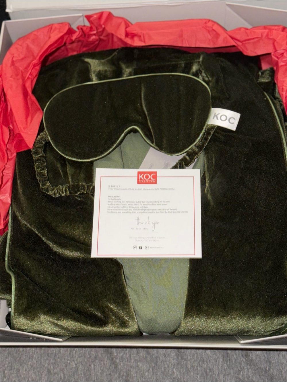 Olive Green Velvet Sleep Set – Women’s Pajama Set with Eye Mask